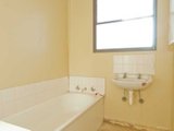 https://images.listonce.com.au/custom/160x/listings/7-midas-court-whittington-vic-3219/998/01698998_img_04.jpg?tkR6UvlIDws