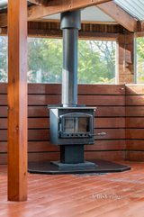 https://images.listonce.com.au/custom/160x/listings/7-mitarm-close-mount-evelyn-vic-3796/852/01725852_img_14.jpg?yUGs582Xh0Q