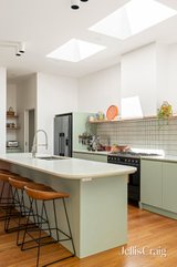 https://images.listonce.com.au/custom/160x/listings/7-mitchell-street-preston-vic-3072/813/01987813_img_18.jpg?kAyupnaOTY8
