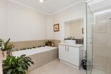 https://images.listonce.com.au/custom/160x/listings/7-nelson-street-maldon-vic-3463/034/01113034_img_13.jpg?jIrWP7mnL2U