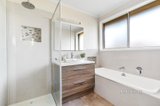 https://images.listonce.com.au/custom/160x/listings/7-neva-court-mount-waverley-vic-3149/837/01562837_img_10.jpg?We92A6b1Hhc