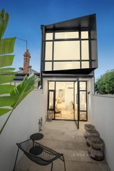 https://images.listonce.com.au/custom/160x/listings/7-neville-street-albert-park-vic-3206/369/01459369_img_01.jpg?gnL5Sbxeeuo