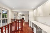 https://images.listonce.com.au/custom/160x/listings/7-nundah-drive-eltham-vic-3095/784/01877784_img_03.jpg?p-uxI7-l2CQ
