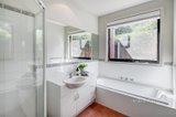 https://images.listonce.com.au/custom/160x/listings/7-oakley-street-beaumaris-vic-3193/553/01641553_img_08.jpg?C47GW-G4hbg