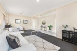 https://images.listonce.com.au/custom/160x/listings/7-oakridge-court-kyneton-vic-3444/558/01613558_img_02.jpg?y_qOWMg4ItM