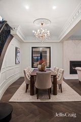 https://images.listonce.com.au/custom/160x/listings/7-old-orchard-way-doncaster-vic-3108/521/01908521_img_05.jpg?Hersnb9k3Tk