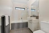 https://images.listonce.com.au/custom/160x/listings/7-old-school-road-notting-hill-vic-3168/992/01700992_img_08.jpg?NzVJ8bij9So