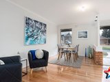 https://images.listonce.com.au/custom/160x/listings/7-parklands-avenue-chirnside-park-vic-3116/852/01524852_img_03.jpg?0d13H0ow9X4