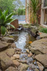 https://images.listonce.com.au/custom/160x/listings/7-peartree-court-doncaster-east-vic-3109/657/01821657_img_15.jpg?0mtDGt4wXAE