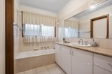 https://images.listonce.com.au/custom/160x/listings/7-pentland-court-glen-waverley-vic-3150/743/01577743_img_10.jpg?kScCEgMMsCg