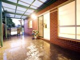 https://images.listonce.com.au/custom/160x/listings/7-quinn-court-altona-meadows-vic-3028/235/01202235_img_04.jpg?_wUdyD7qKEE