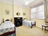 https://images.listonce.com.au/custom/160x/listings/7-rae-street-hawthorn-vic-3122/413/01684413_img_05.jpg?SjbEv8_EgHI