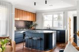 https://images.listonce.com.au/custom/160x/listings/7-roberts-street-essendon-vic-3040/783/01691783_img_05.jpg?etzxesKxRfg