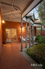 https://images.listonce.com.au/custom/160x/listings/7-royal-crescent-camberwell-vic-3124/904/01990904_img_19.jpg?24pe-EKLeSA