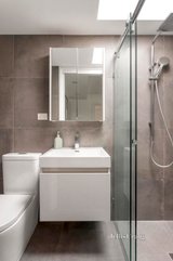 https://images.listonce.com.au/custom/160x/listings/7-ryans-road-eltham-vic-3095/301/01701301_img_08.jpg?frpQbvqgXH8