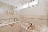 https://images.listonce.com.au/custom/160x/listings/7-shakespeare-drive-templestowe-vic-3106/556/01934556_img_19.jpg?eKaon7TjR_M