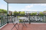 https://images.listonce.com.au/custom/160x/listings/7-sims-square-kensington-vic-3031/032/01740032_img_04.jpg?XXdH5P5dUwk