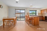 https://images.listonce.com.au/custom/160x/listings/7-st-james-court-blackburn-south-vic-3130/548/01809548_img_04.jpg?4sYttF6XnXs
