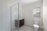https://images.listonce.com.au/custom/160x/listings/7-st-leonard-drive-south-morang-vic-3752/592/01934592_img_07.jpg?d1QfKnT1GbY