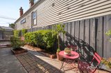 https://images.listonce.com.au/custom/160x/listings/7-the-ridgeway-kensington-vic-3031/011/01972011_img_09.jpg?SiUtuYTv_eE