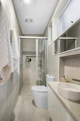 https://images.listonce.com.au/custom/160x/listings/7-tudor-court-balwyn-north-vic-3104/768/01717768_img_09.jpg?Aq_EW7GyUTI