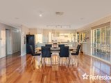 https://images.listonce.com.au/custom/160x/listings/7-water-lilly-lane-lilydale-vic-3140/347/01526347_img_03.jpg?Zisj5TXNTmM