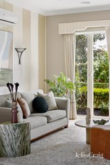 https://images.listonce.com.au/custom/160x/listings/7-waverley-street-brighton-east-vic-3187/717/01982717_img_29.jpg?kaS_SnO67og