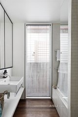 https://images.listonce.com.au/custom/160x/listings/7-wright-street-clifton-hill-vic-3068/038/01071038_img_12.jpg?pocuQBAGlL8