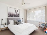 https://images.listonce.com.au/custom/160x/listings/70-bellara-drive-mooroolbark-vic-3138/863/01524863_img_07.jpg?Dgo5FXaLpvI