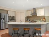 https://images.listonce.com.au/custom/160x/listings/70-blue-ridge-drive-mooroolbark-vic-3138/005/01525005_img_04.jpg?PMHrV0qoLQY