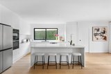 https://images.listonce.com.au/custom/160x/listings/70-cecil-street-kew-vic-3101/993/01927993_img_03.jpg?IcjZKPRrWX8