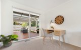 https://images.listonce.com.au/custom/160x/listings/70-landscape-drive-mooroolbark-vic-3138/142/01923142_img_11.jpg?wVwr04MtBiY