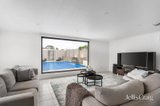 https://images.listonce.com.au/custom/160x/listings/70-marlborough-street-bentleigh-east-vic-3165/857/01822857_img_04.jpg?yQV2kKgZ_Mw