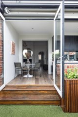 https://images.listonce.com.au/custom/160x/listings/70-mills-street-albert-park-vic-3206/268/01179268_img_08.jpg?-Zwm9BcvDVw