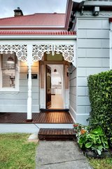 https://images.listonce.com.au/custom/160x/listings/70-moore-street-coburg-vic-3058/630/01423630_img_02.jpg?_HFwG88zK_Y