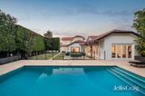 https://images.listonce.com.au/custom/160x/listings/70-rosedale-road-glen-iris-vic-3146/655/01980655_img_13.jpg?jlS7zcjpLJ4