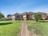 https://images.listonce.com.au/custom/160x/listings/70-stephensons-road-mount-waverley-vic-3149/558/01619558_img_01.jpg?5F-68rn0y8E