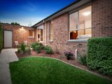 https://images.listonce.com.au/custom/160x/listings/70-victoria-crescent-mont-albert-vic-3127/472/01684472_img_09.jpg?vuz52RO9dbc