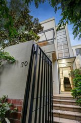 https://images.listonce.com.au/custom/160x/listings/70-yarra-boulevard-richmond-vic-3121/489/01012489_img_03.jpg?ibmwbWTKm9Q