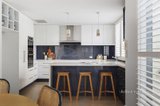 https://images.listonce.com.au/custom/160x/listings/70-yarra-boulevard-richmond-vic-3121/489/01012489_img_06.jpg?DSW2I1SQSQg