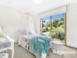 https://images.listonce.com.au/custom/160x/listings/70-zina-grove-mooroolbark-vic-3138/875/01525875_img_07.jpg?zdkocr9ksII