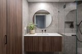 https://images.listonce.com.au/custom/160x/listings/704250-st-kilda-road-southbank-vic-3006/223/01731223_img_15.jpg?zx6BjBKqk4s