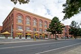 https://images.listonce.com.au/custom/160x/listings/7058-gheringhap-street-geelong-vic-3220/906/01698906_img_10.jpg?DK1s_feD57s
