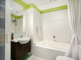 https://images.listonce.com.au/custom/160x/listings/70582-queens-road-melbourne-vic-3004/444/01087444_img_06.jpg?r28ImzHRSu4