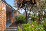 https://images.listonce.com.au/custom/160x/listings/71-caroline-chisholm-drive-kyneton-vic-3444/483/01951483_img_02.jpg?dPmMrA1Y_DI