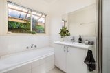 https://images.listonce.com.au/custom/160x/listings/71-lake-gardens-avenue-lake-gardens-vic-3355/831/01336831_img_16.jpg?fcEivjT3lKo