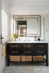 https://images.listonce.com.au/custom/160x/listings/71-lincoln-road-essendon-vic-3040/915/01750915_img_16.jpg?yp3csqDV8nA