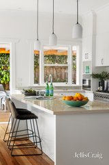 https://images.listonce.com.au/custom/160x/listings/71-macgregor-street-malvern-east-vic-3145/118/01980118_img_14.jpg?7OxR3X1VZlU