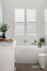 https://images.listonce.com.au/custom/160x/listings/71-macgregor-street-malvern-east-vic-3145/118/01980118_img_16.jpg?PJ1IA6DY36U