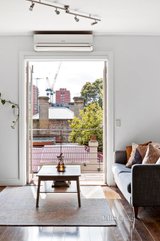 https://images.listonce.com.au/custom/160x/listings/71-owen-street-carlton-vic-3053/254/01355254_img_03.jpg?lEB4GGBq04k